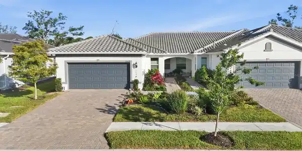 25029 PEARL LAKE CIRCLE