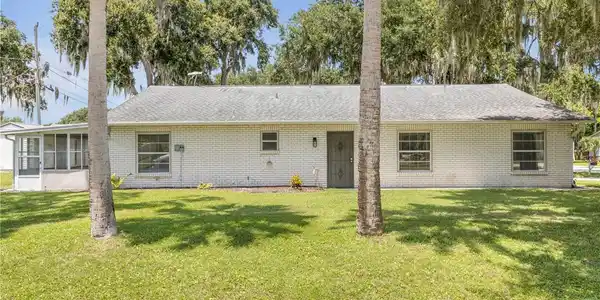 1870 QUEEN PALM DRIVE