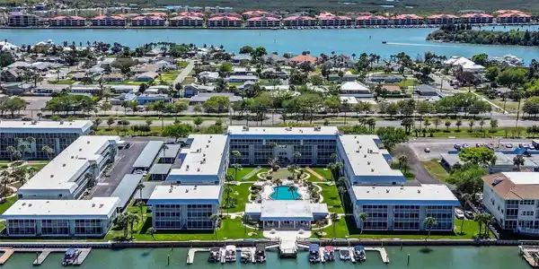 315 N CAUSEWAY