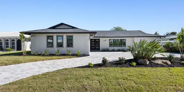 475 ISLAND WAY
