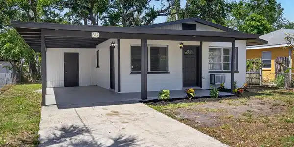 612 12TH STREET DRIVE W
