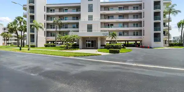 8021 SAILBOAT KEY BOULEVARD S