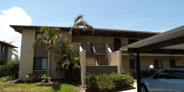 4016 OAKVIEW DRIVE