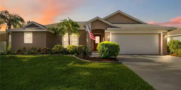 732 PLUM TREE LANE