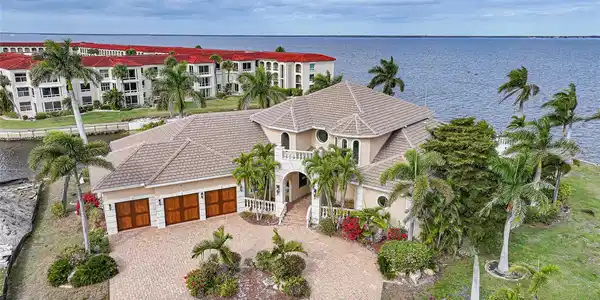 3 HIBISCUS DRIVE