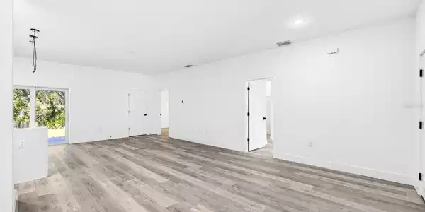 Image 4 Image 4