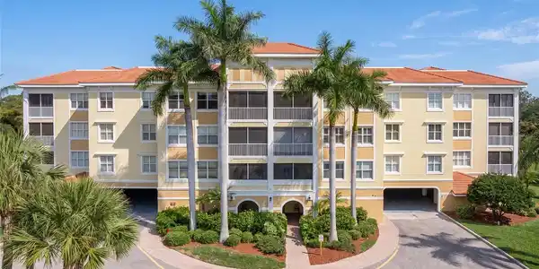 255 WEST END DRIVE