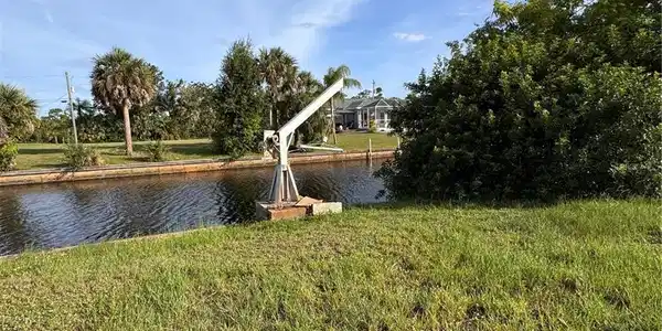 3016 SHANNON DRIVE