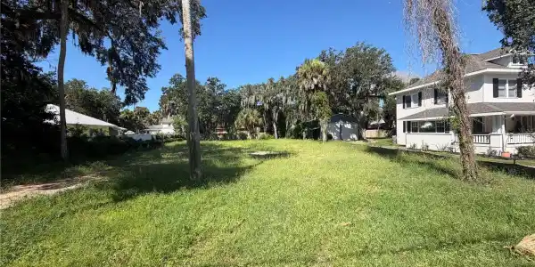 1116 MAGNOLIA STREET