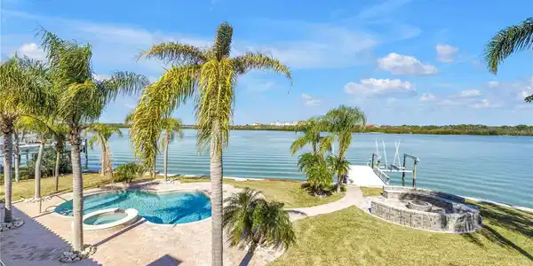 583 CRYSTAL DRIVE