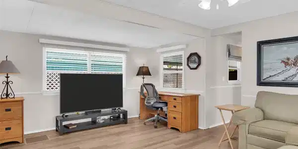 Image 4 Image 4