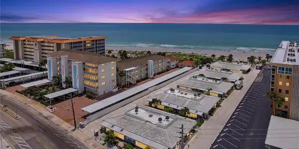 1205 TARPON CENTER DRIVE