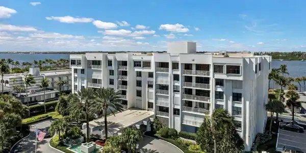 2860 S OCEAN BOULEVARD
