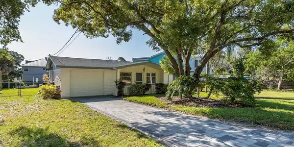 3318 PINEVIEW DRIVE