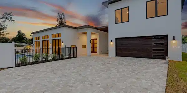 2079 HIBISCUS STREET