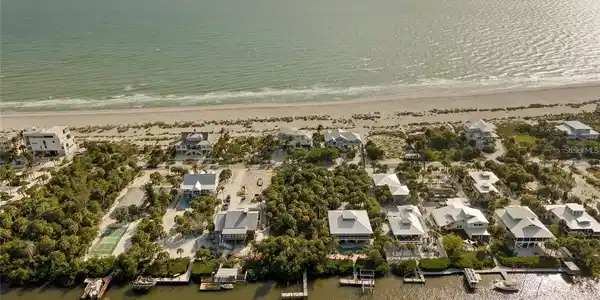 490 GULF BOULEVARD