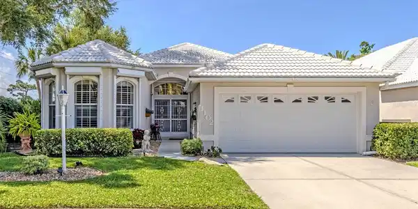 1102 SOUTHLAKE COURT
