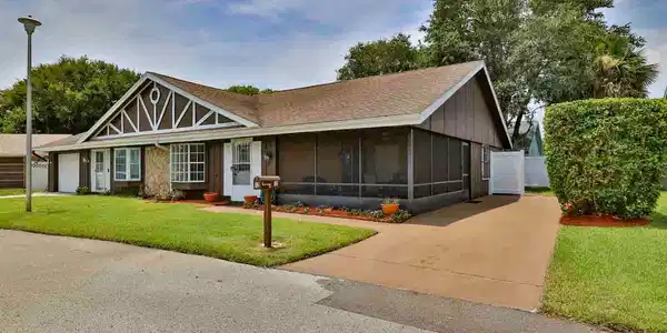 12 EAGLE LANE