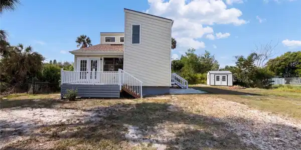 516 42ND STREET COURT W