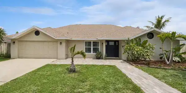 105 TRADEWINDS TER