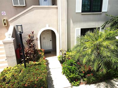 2480 PELICAN COURT