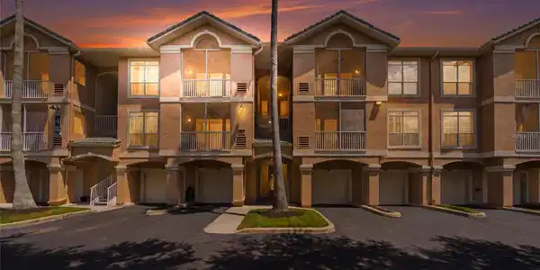 4304 BAY CLUB CIRCLE