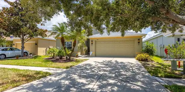 905 PARKER DEN DRIVE