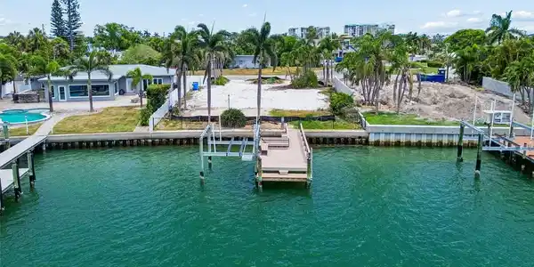 10246 TARPON DRIVE