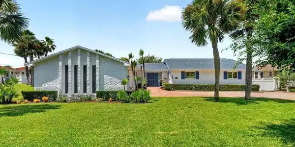 448 RIVERSIDE DRIVE