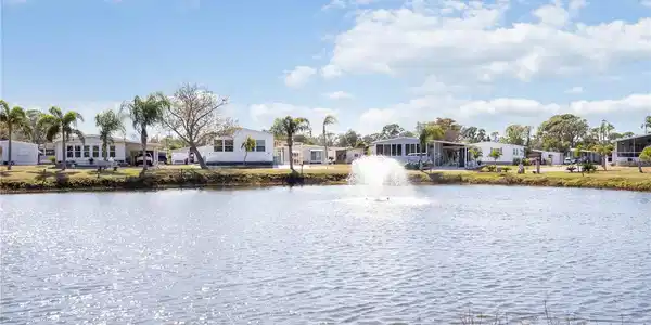2 S BOTANY BAY CIRCLE