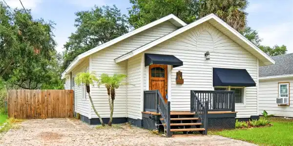 813 LIVE OAK STREET