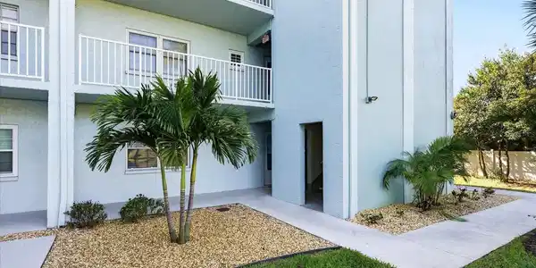 1706 BELLEAIR FOREST DRIVE