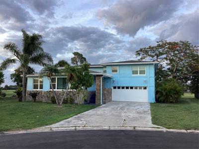 90 OAKLAND HILLS COURT