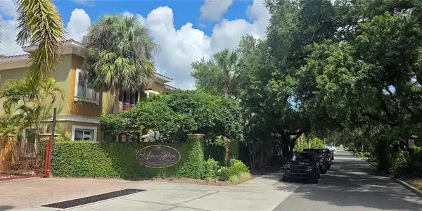 4907 BAYSHORE BOULEVARD