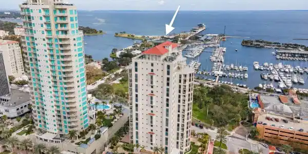 100 BEACH DRIVE NE