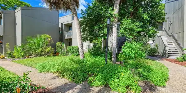 110 WOODLAND PLACE