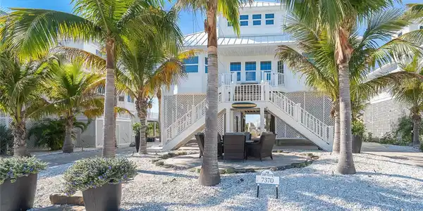 7370 PALM ISLAND DRIVE