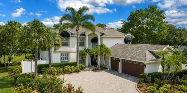 10127 VISTA POINTE DRIVE
