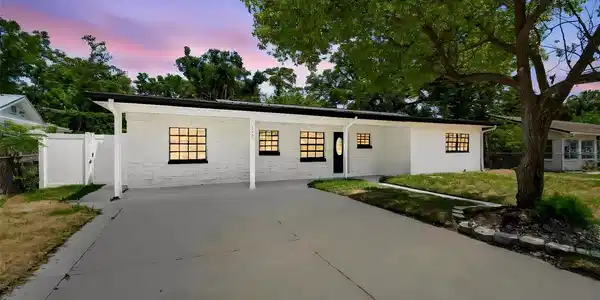 4403 OAKMONT LANE