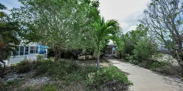1213 BAY PALM BOULEVARD