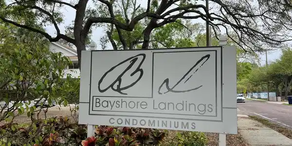 5221 BAYSHORE BOULEVARD