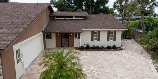 1141 SLEEPY HOLLOW COURT