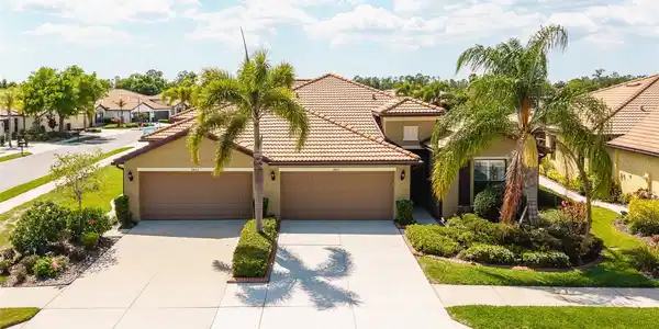 2427 DAISY DRIVE