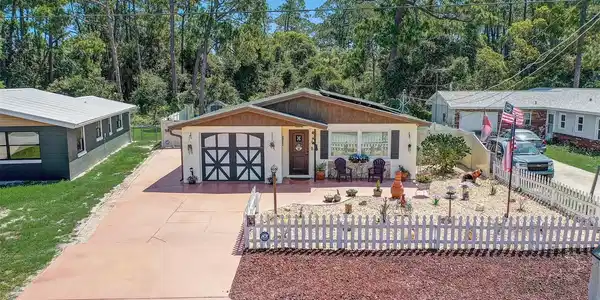 298 POINCIANA AVENUE