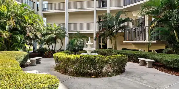 2700 BAYSHORE BOULEVARD