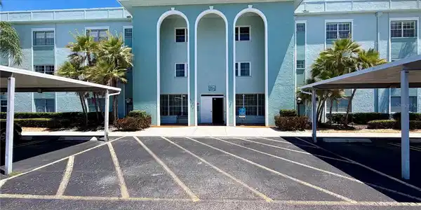 1706 BELLEAIR FOREST DRIVE