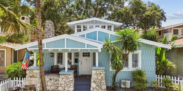 711 S BUNGALOW TERRACE