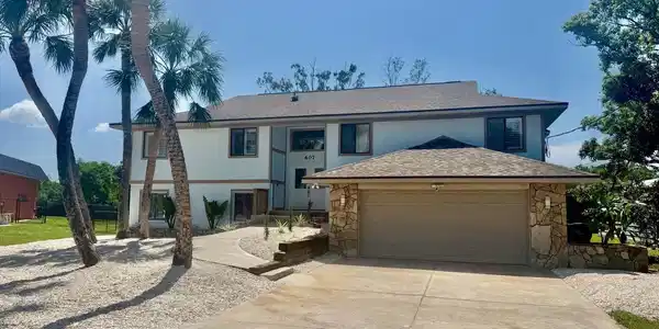 607 IXORA AVENUE