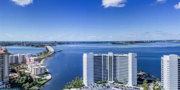 555 QUAY COMMON