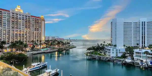 401 QUAY COMMONS